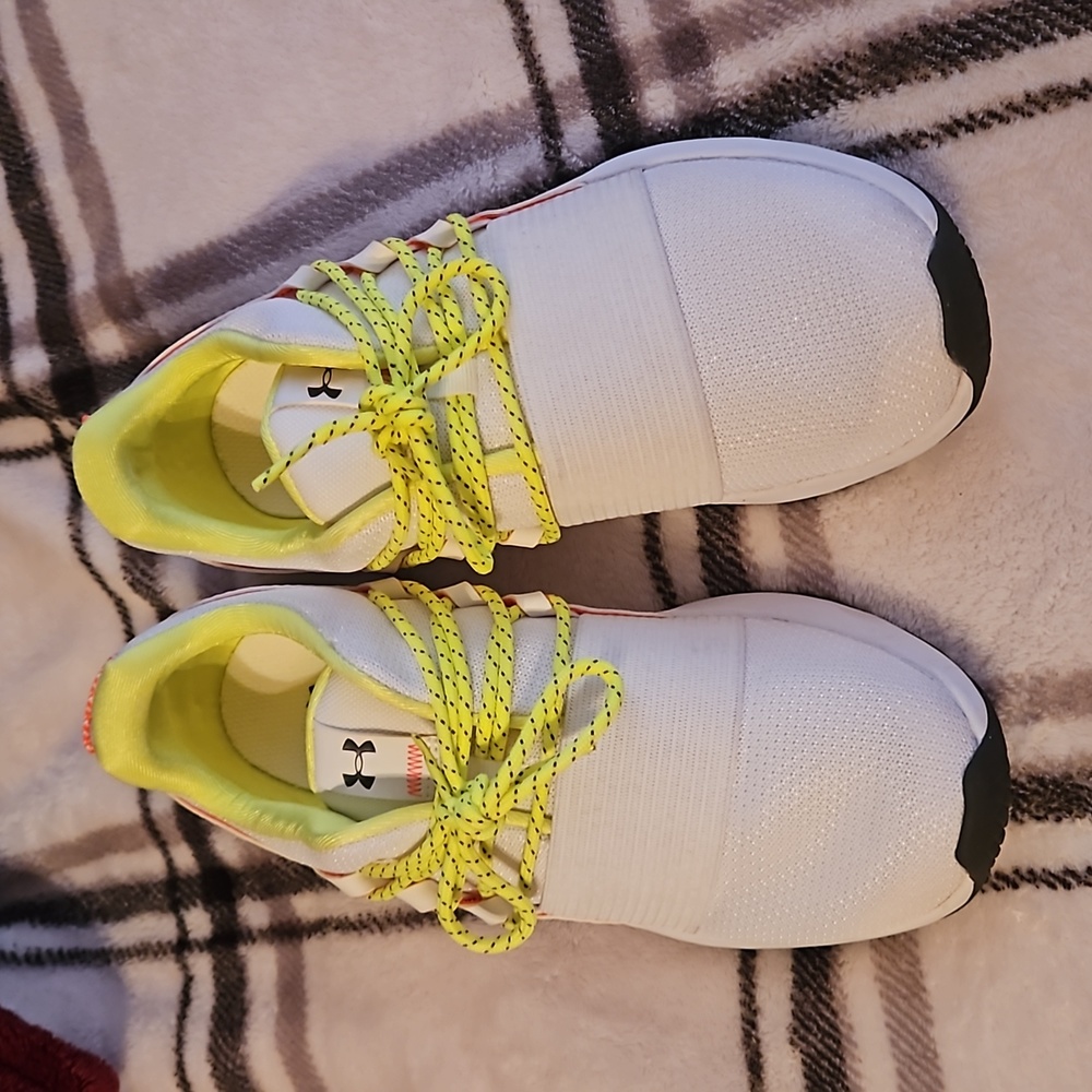 Under Armour Shoes Women's size 8
